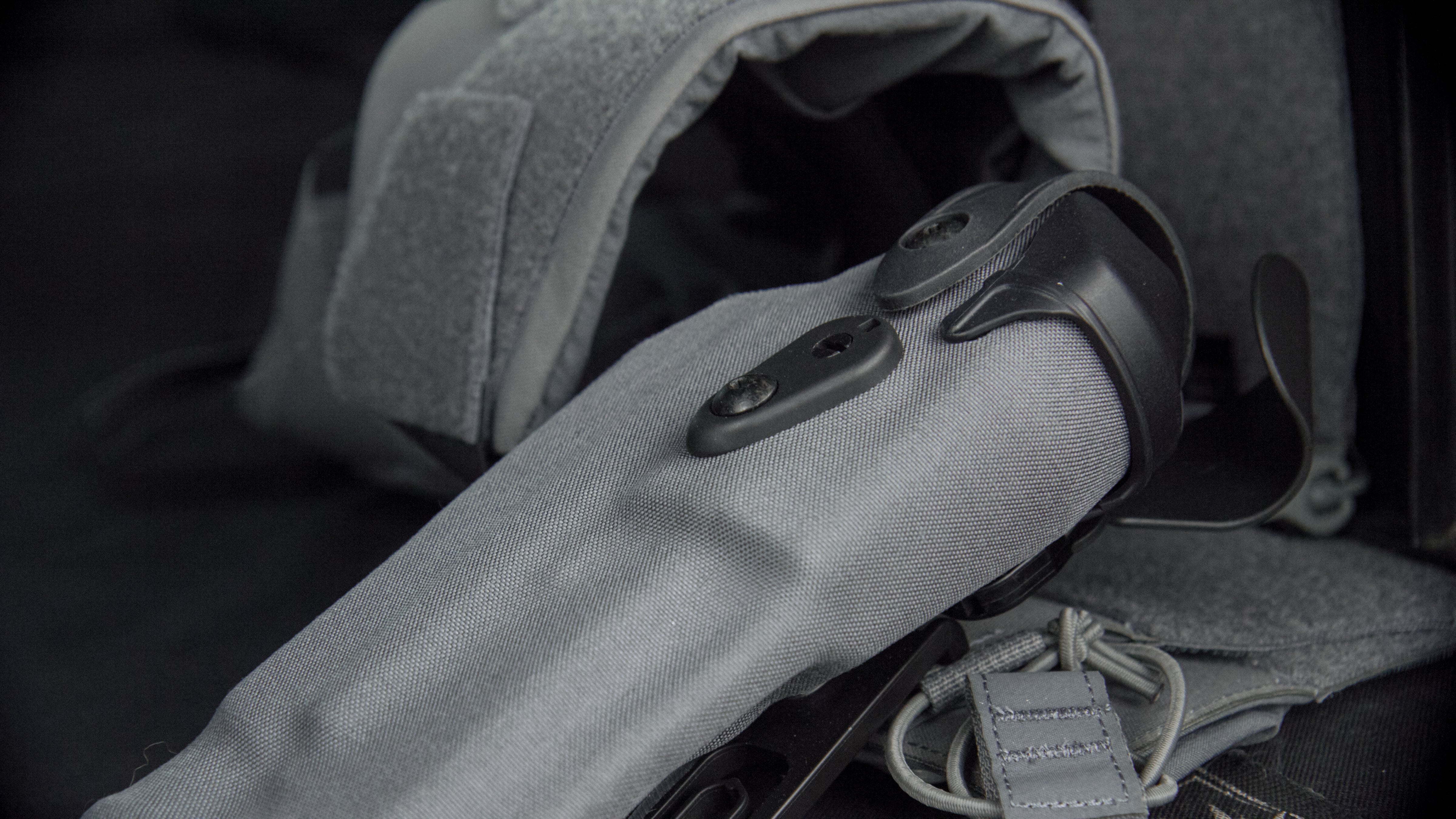 6304RDS - ALS/SLS Wolf Gray Holster w/ QLS 19 Locking Fork